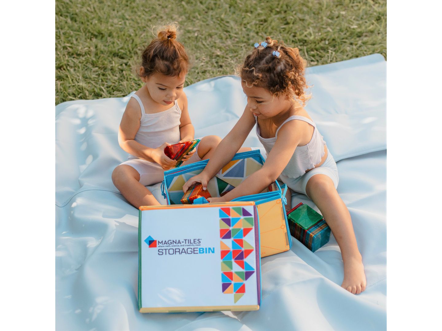 Детский конструктор Magna-Tiles® Collapsible Storage Bin & Play-Mat, Ages 3+ — фото 2