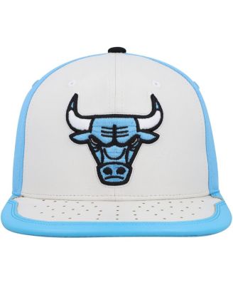 Men's White, Light Blue Chicago Bulls Day One Snapback Hat