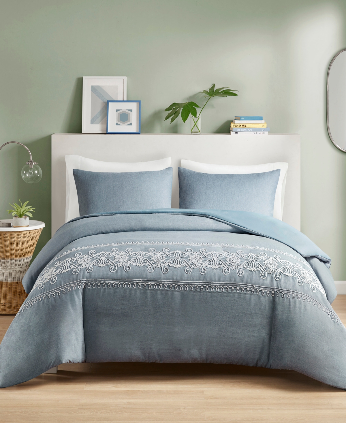 Intelligent Design Closeout!  Bree Embroidered 3-piece Duvet Cover Set, Twin/twin Xl In Blue