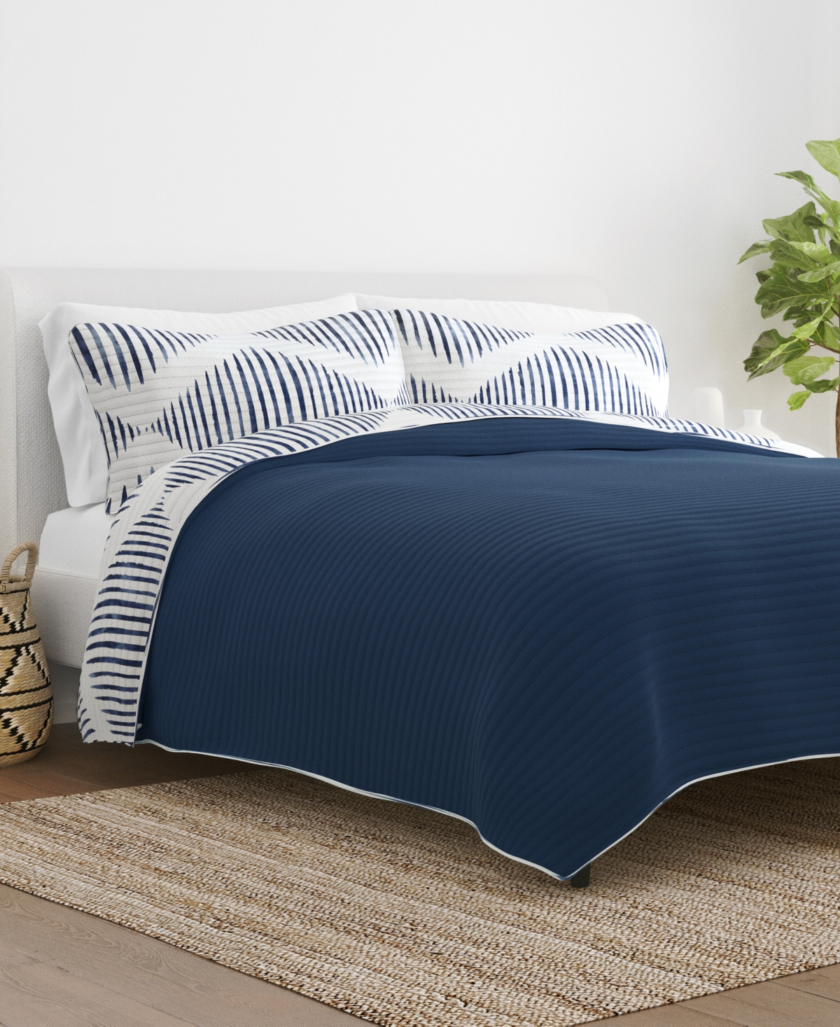 Ienjoy Home All Season 3 Piece Distressed Diamond Reversible Quilt Set, Full/queen In Navy