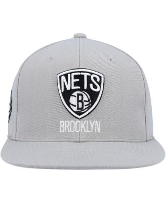 Men's Gray Brooklyn Nets Side Core 2.0 Snapback Hat