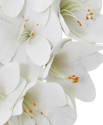 24" Amaryllis Artificial Wreath