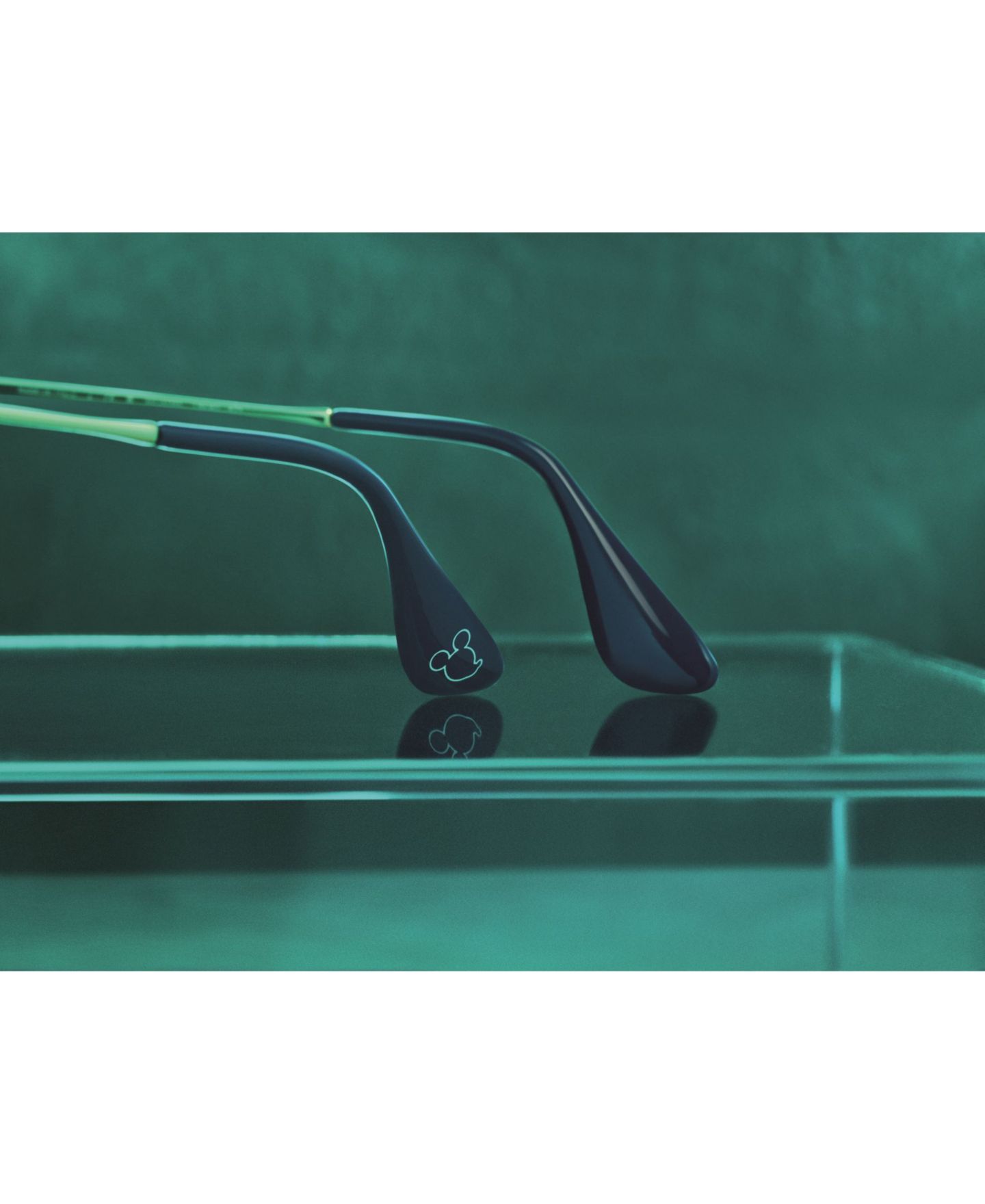 Женские солнцезащитные очки Ray-Ban Polarized Sunglasses, RB4171 Disney Collection Erika, цвет: Прозрачный бирюзовый — фото 9