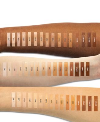 4-in-1 Sculpting Concealer with Skincare Ingredients
