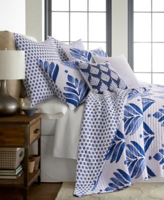 Vintage-Like Blossom Reversible 3-Pc. Quilt Set, King/California King