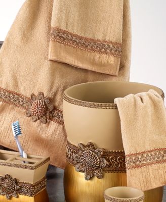 Braided Cuff Medallion Hand Towel, 16" x 30"