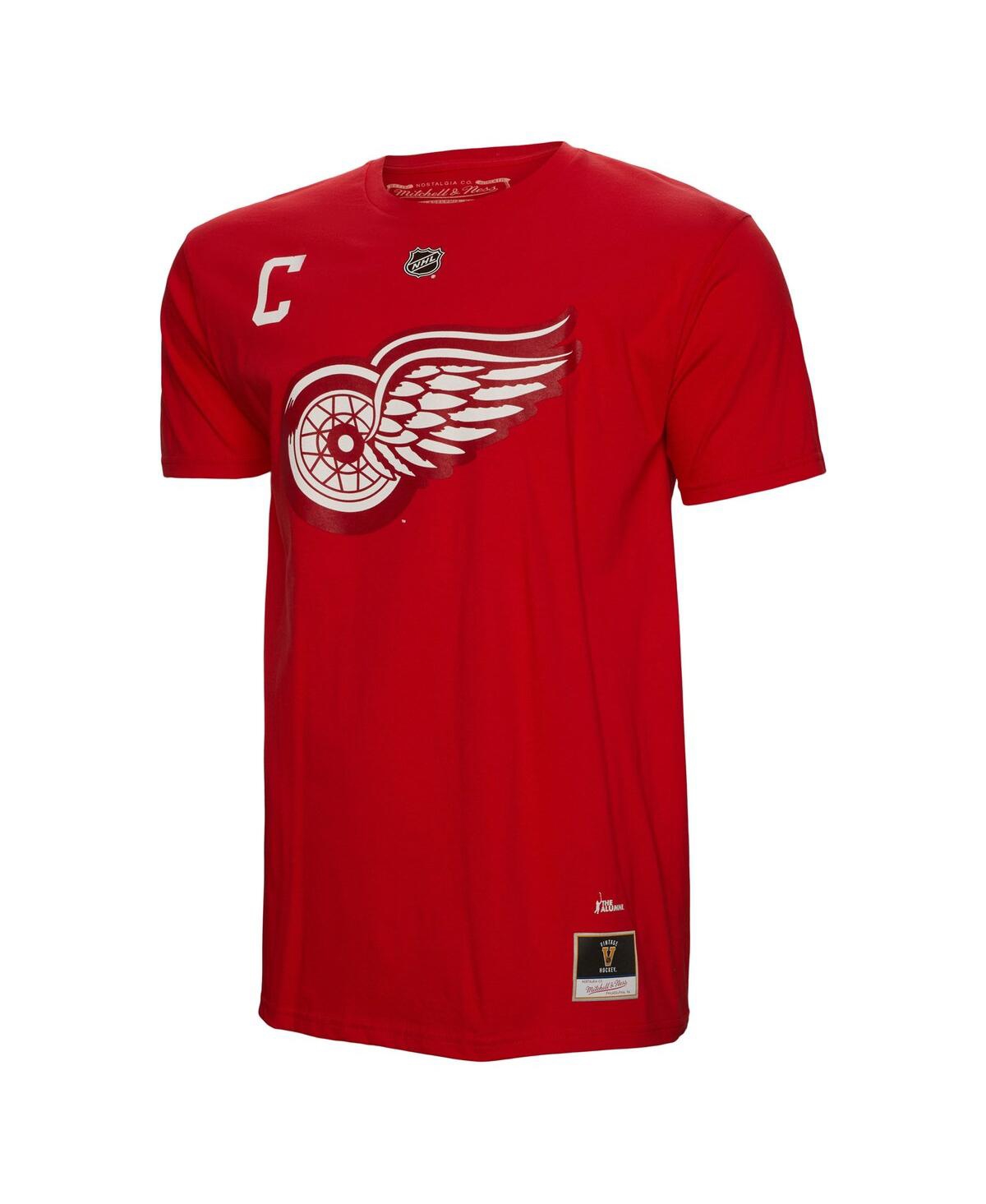 Shop Mitchell & Ness Men's  Gordie Howe Red Detroit Red Wings Name And Number T-shirt