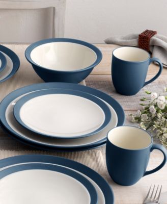 Colorwave Curve 16 Pc. Dinnerware Set, Service for 4