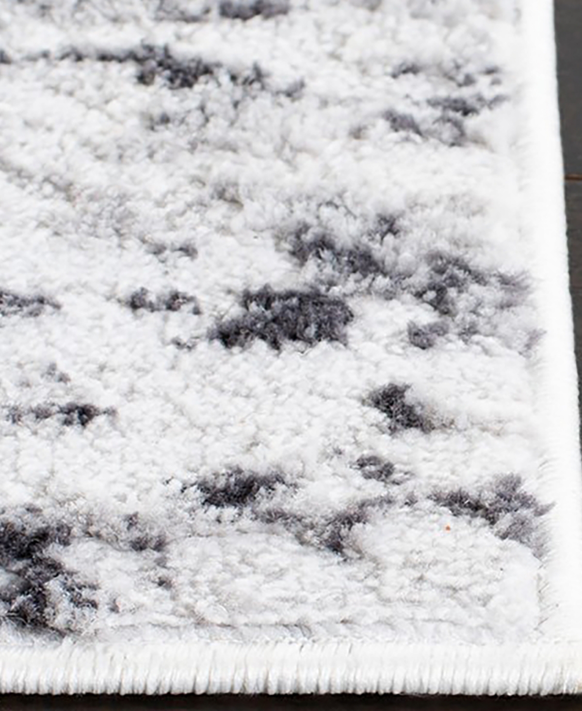 Safavieh Amelia ALA768 4' Area Rug