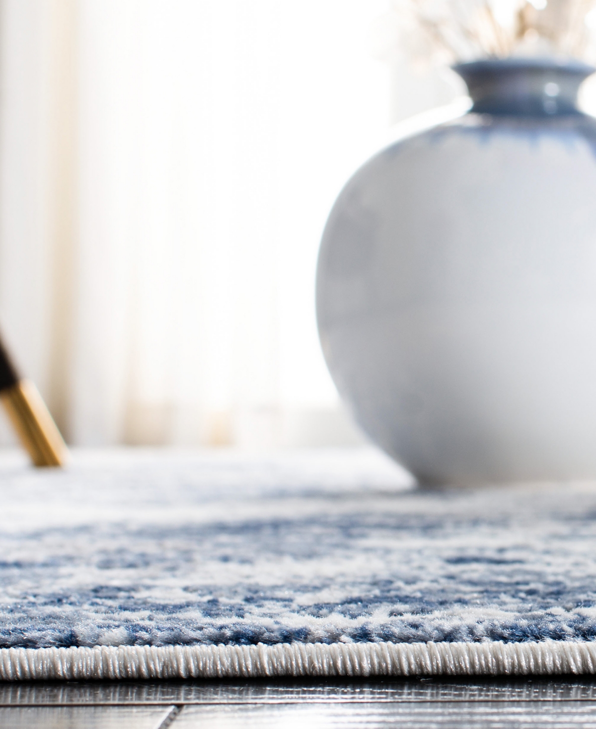 Safavieh Amelia ALA705 4' Area Rug - Gray