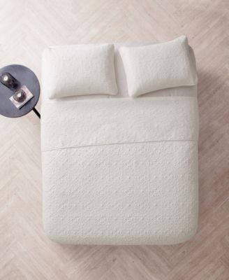 Caroline Embossed Quilt Sets