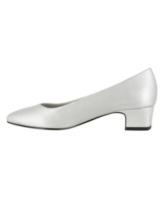 Women's Prim Kitten Heel Pumps