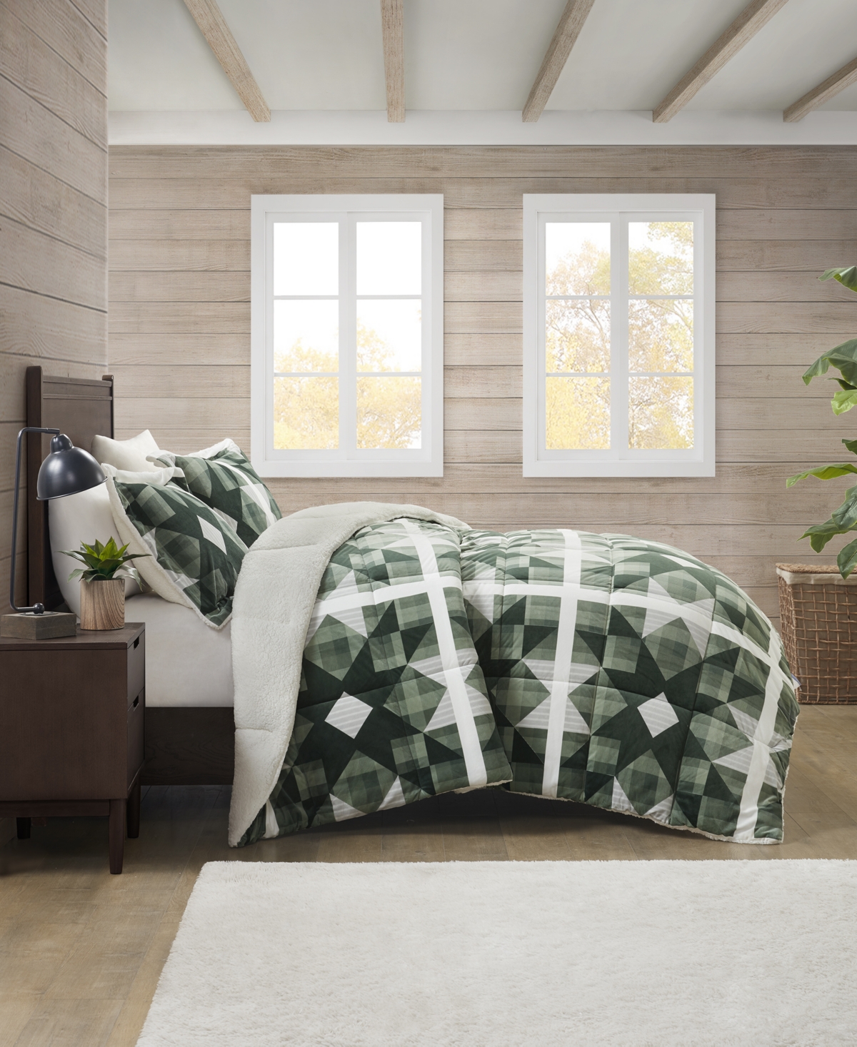 Premier Comfort Reversible Velvet To Sherpa Comforter Set, King In Green Starburst