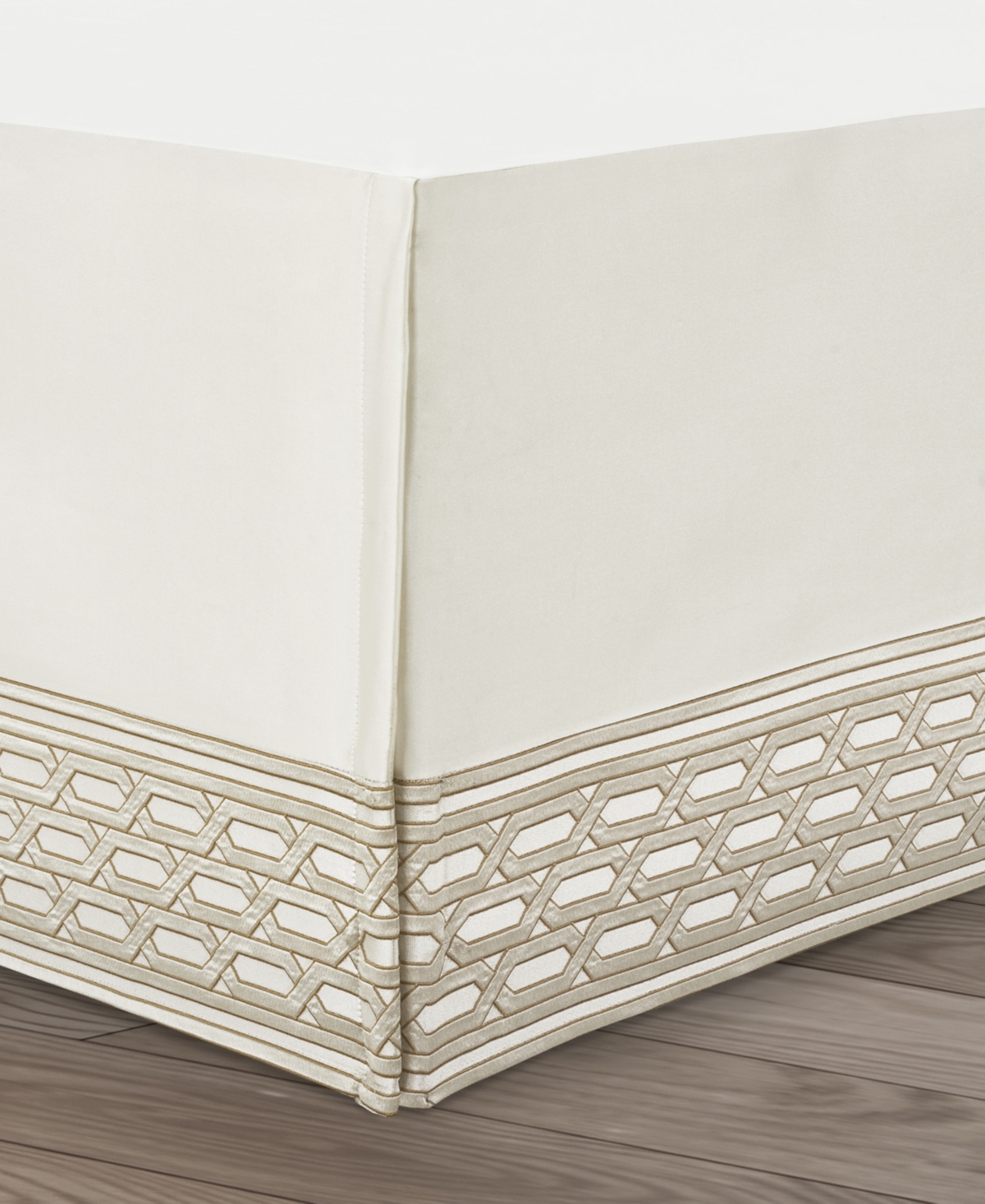 J Queen New York Metropolitan 4 Piece Comforter Set, California King