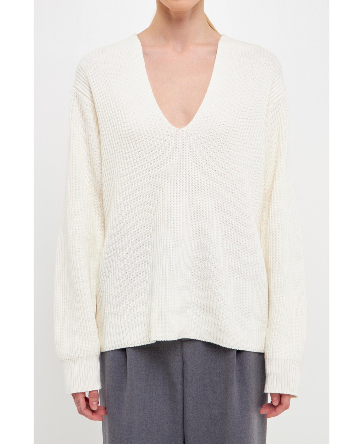 Women's V-neckline Long Sleeve Sweater - Cream