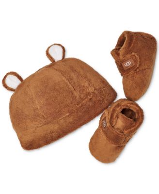 UGG® - Baby Bixbee Booties & Beanie Cozy Teddy Bear Set