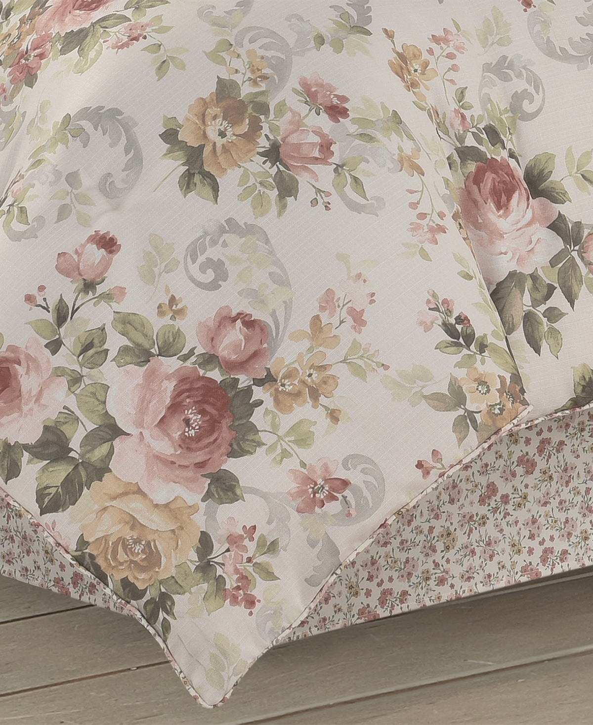 Royal Court Chablis 4 Piece Comforter Set,