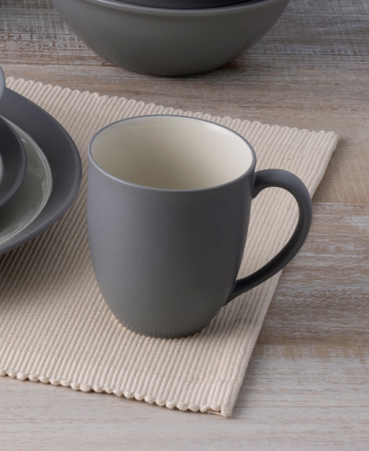 Noritake Colorwave Curve 4-Piece Place Setting