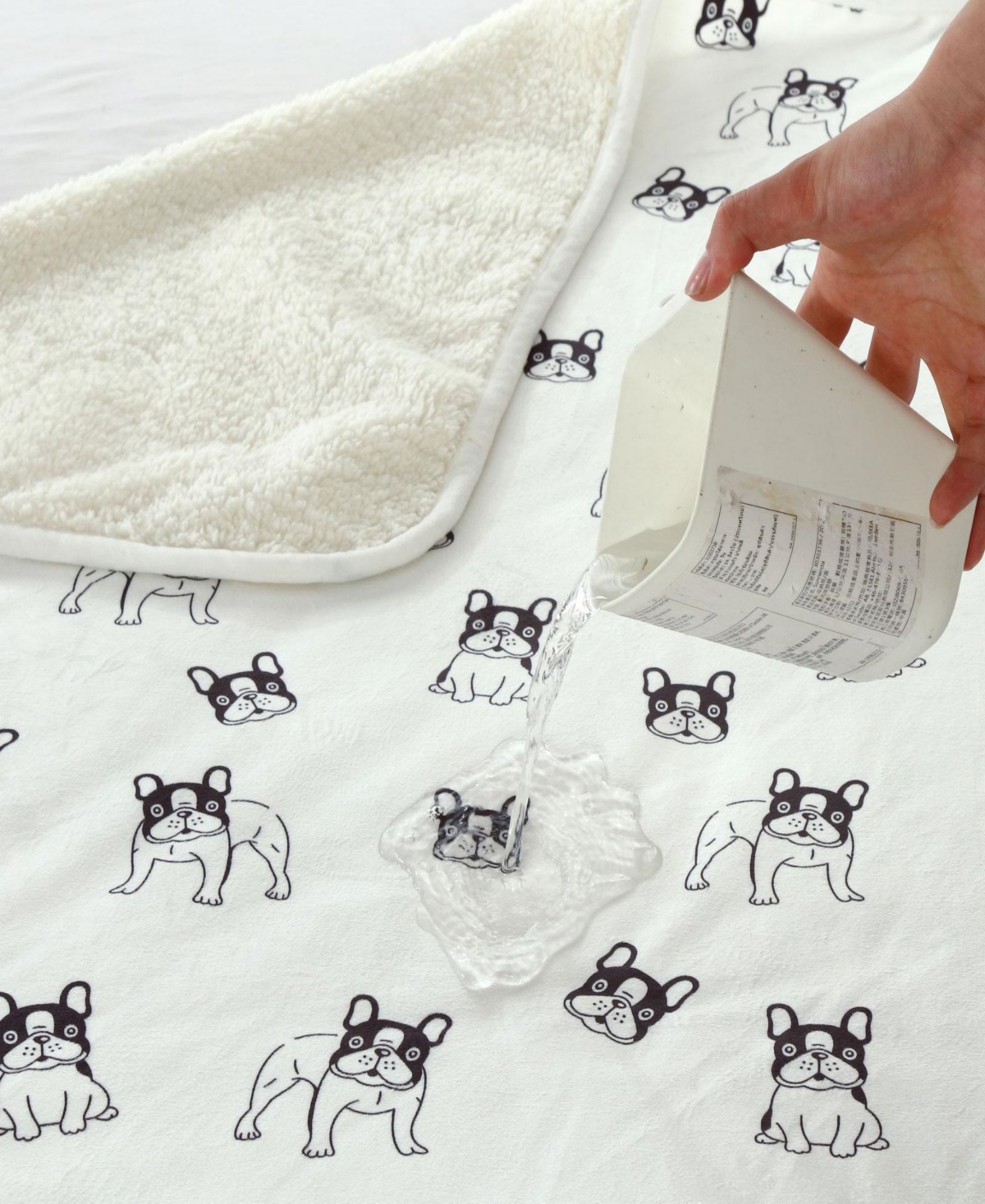 Happycare Textiles Advanced Water Resistant Pets Print Comfort Throw, 50