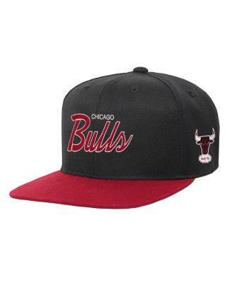 Big Boys and Girls Mitchell & Ness Black Chicago Bulls Team Script ...