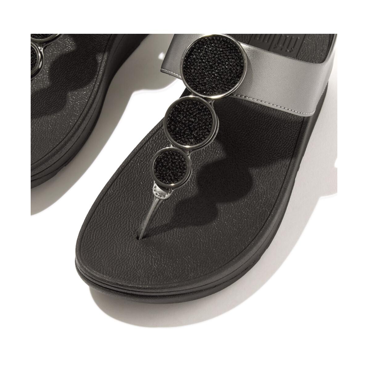 Fitflop Women's Halo Bead-circle Metallic Toe-post Sandals In Black