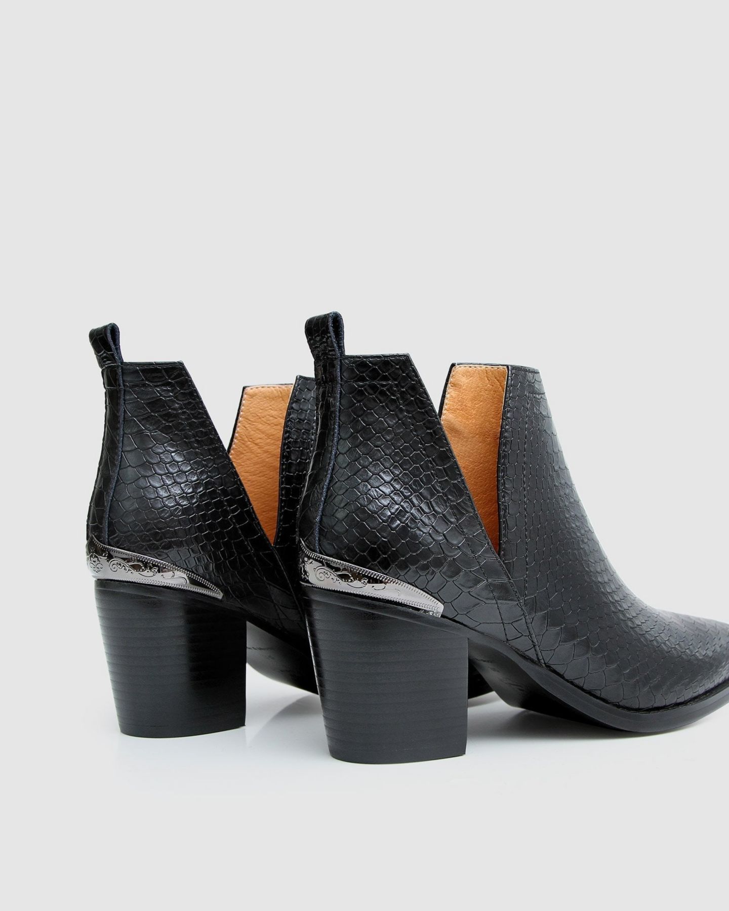 Женские ботинки Belle & Bloom Austin Croc Embossed Ankle Boot, цвет: Чёрный — фото 2