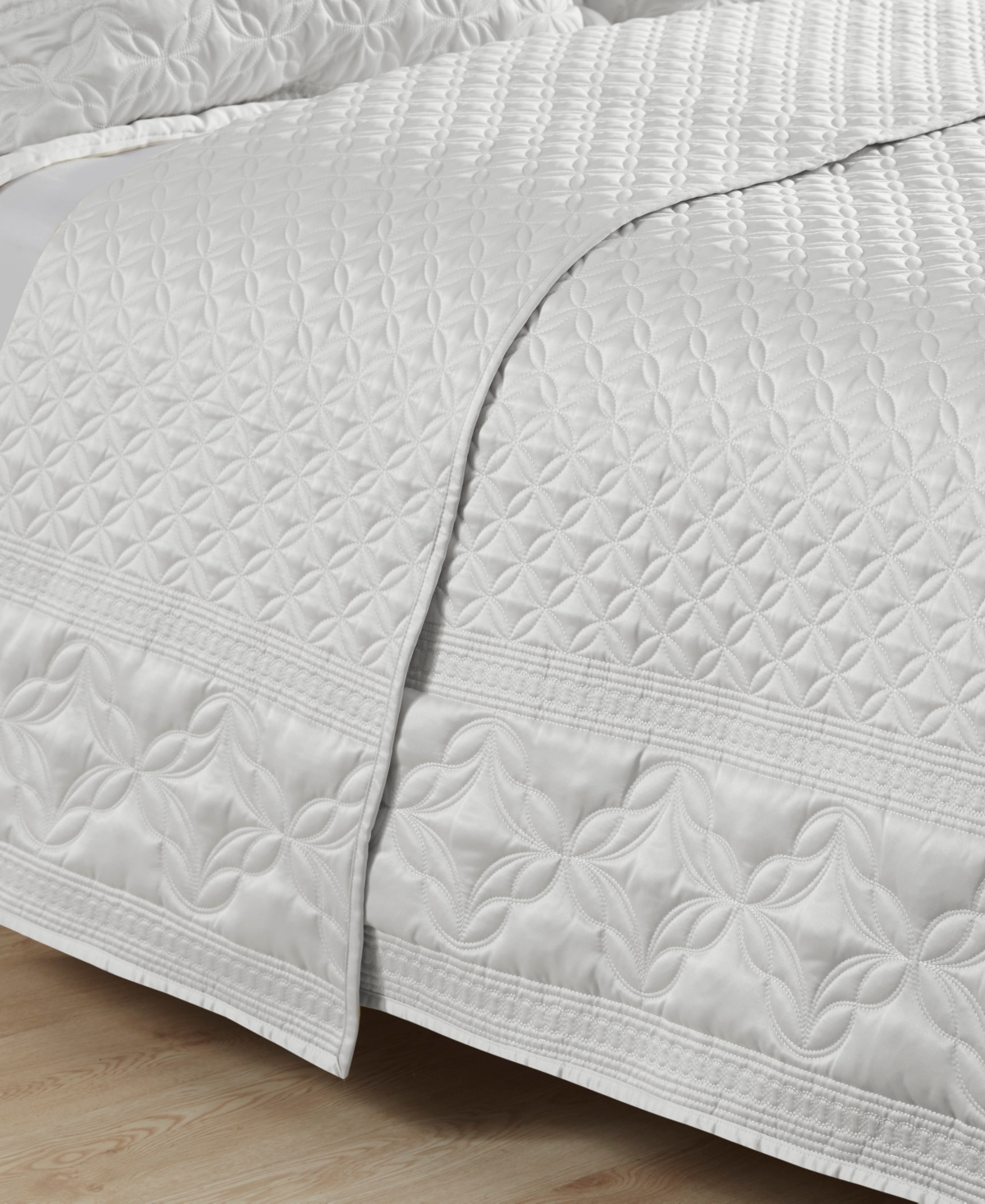 Croscill Lastact!  Versailles 3-pc. Quilt Set, Queen In Gray