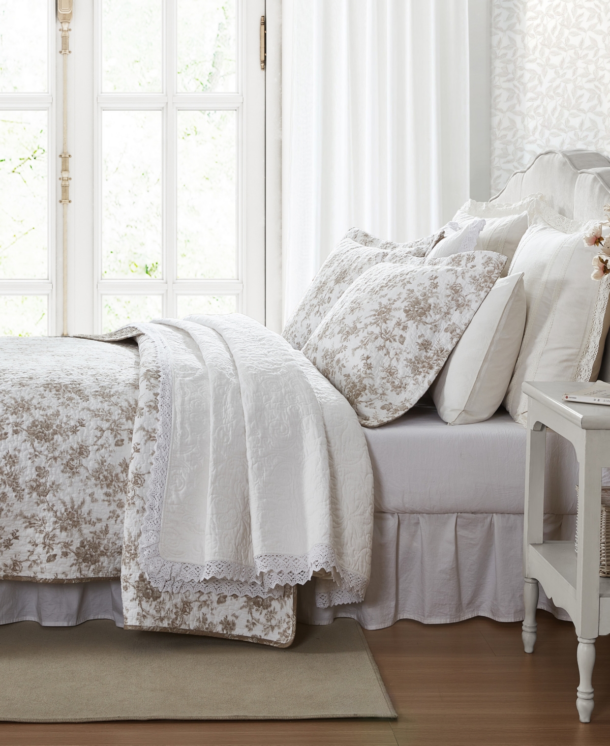 Laura Ashley Walled Garden Cotton Reversible 3-Piece Quilt Set
