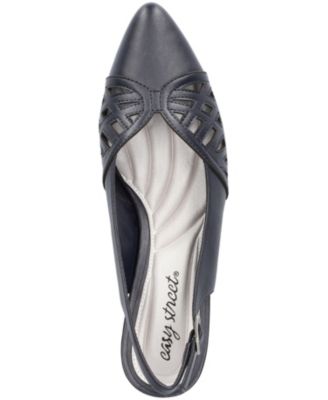 Women's Bizzy Buckle Slingback Pumps