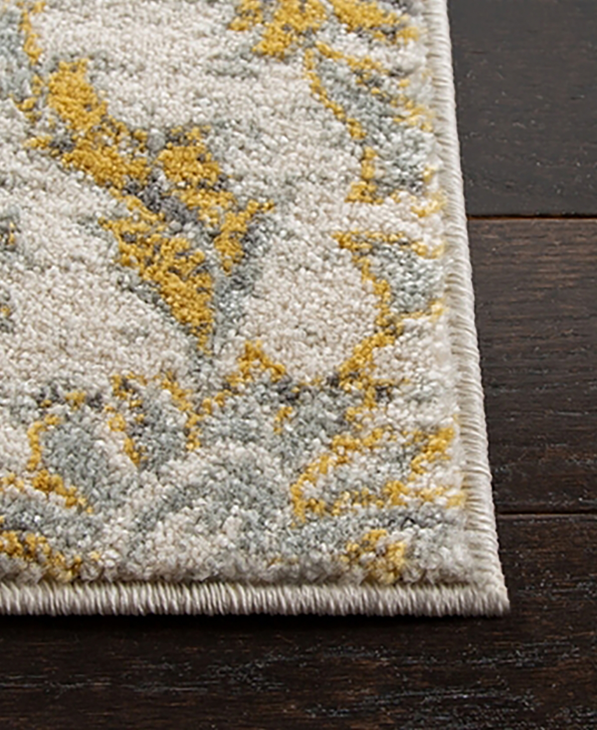 Safavieh Evoke EVK238and Gold Area Rug - Ivory