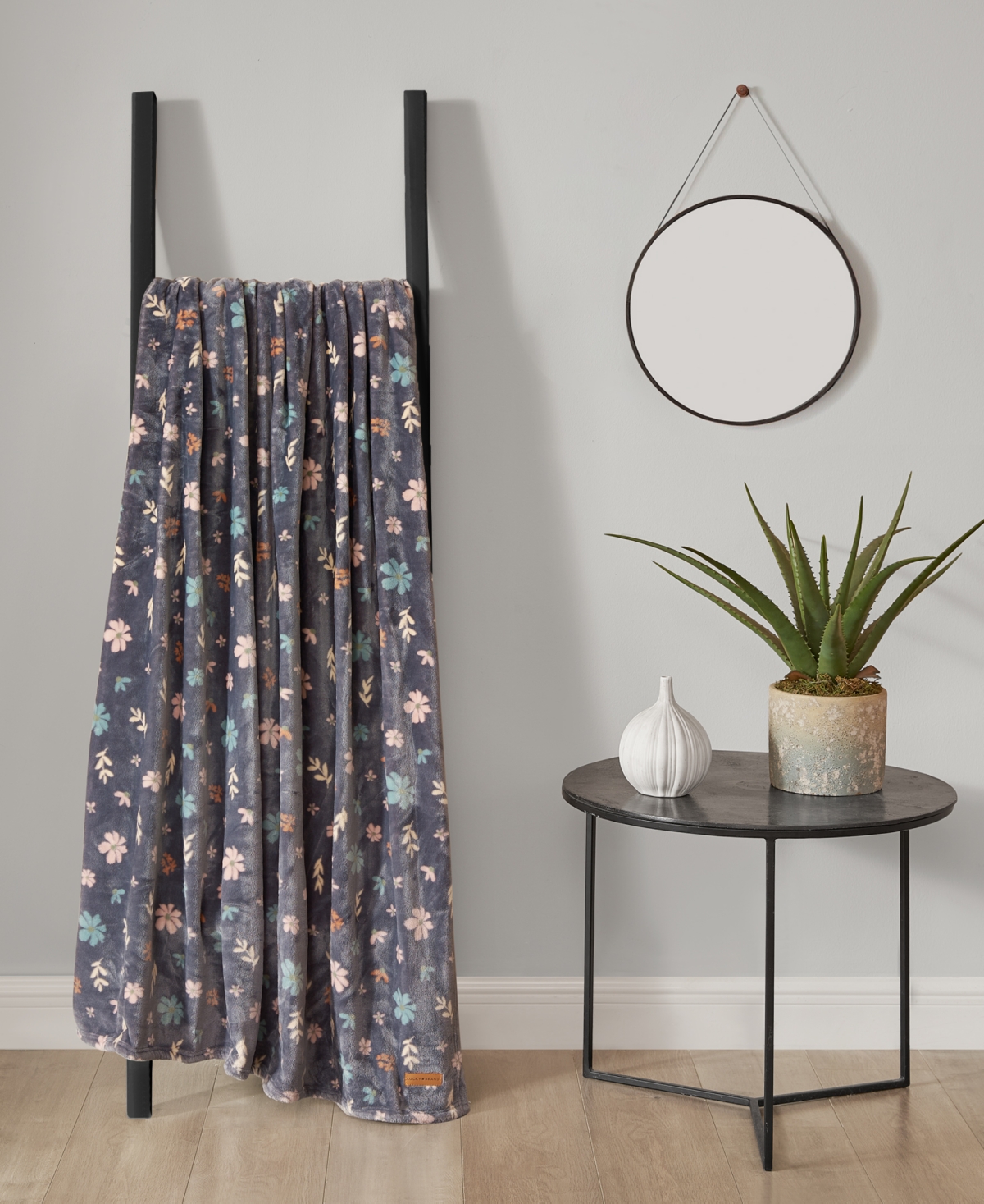 Lucky Brand Floral Tossed Blooms Plush Throw, 50" X 70" In Gray