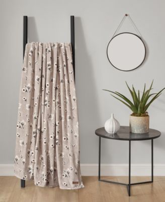 Daisy Floral Cozy Plush Throw, 50" x 70"