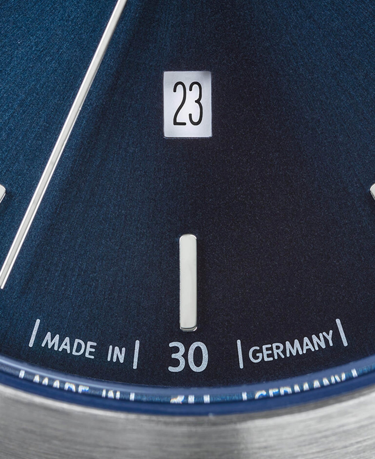 Lilienthal Berlin Huxley Men's Watch in Dark Blue - Watch on Mesh Strap - Made of 316L Surgical Steel with a Quartz Movement & Sapphire Hardened Mineral Glass - 40 mm
