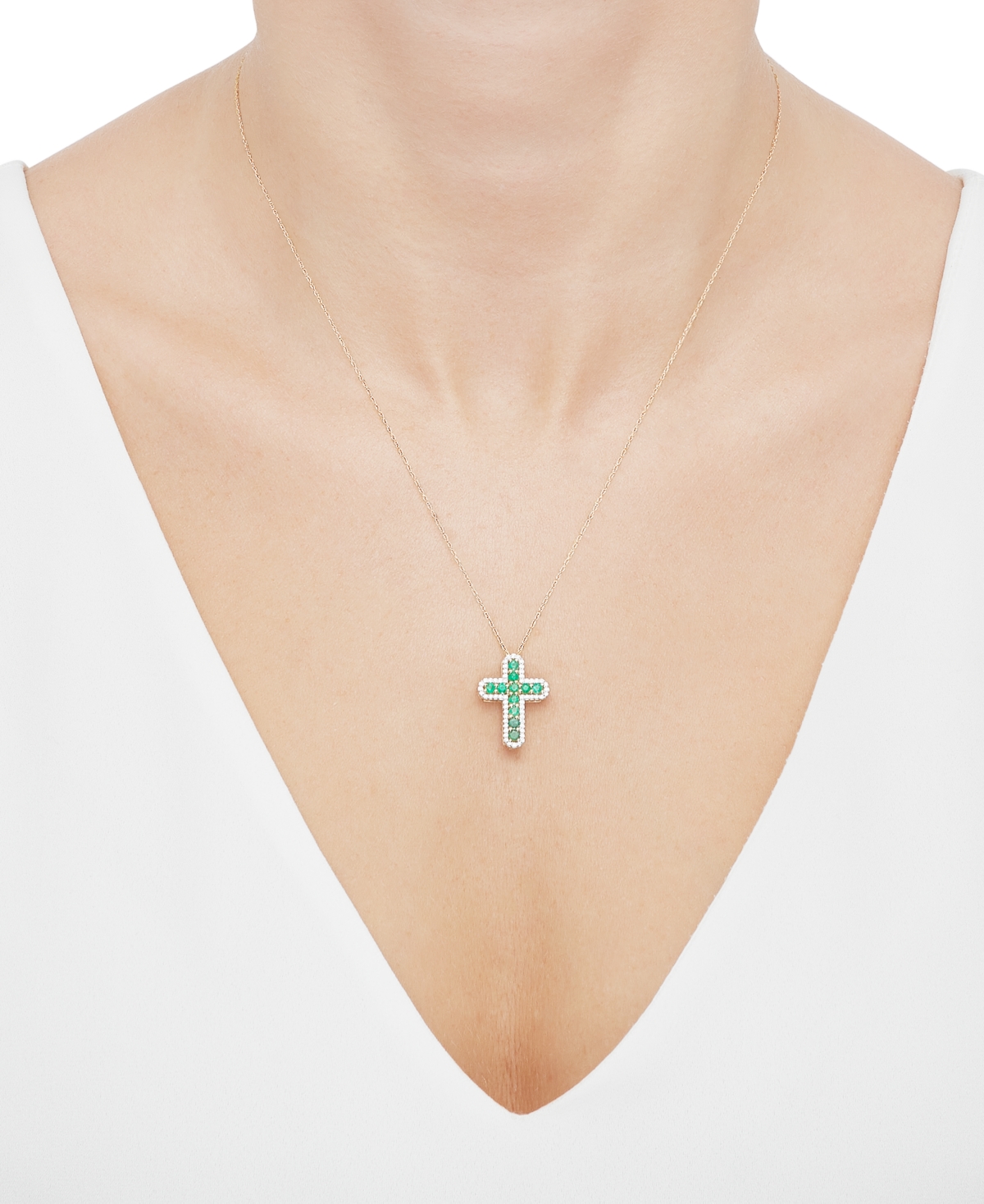 (5/8 ct. t.w.) & Diamond (1/5 ct. t.w.) Cross 18