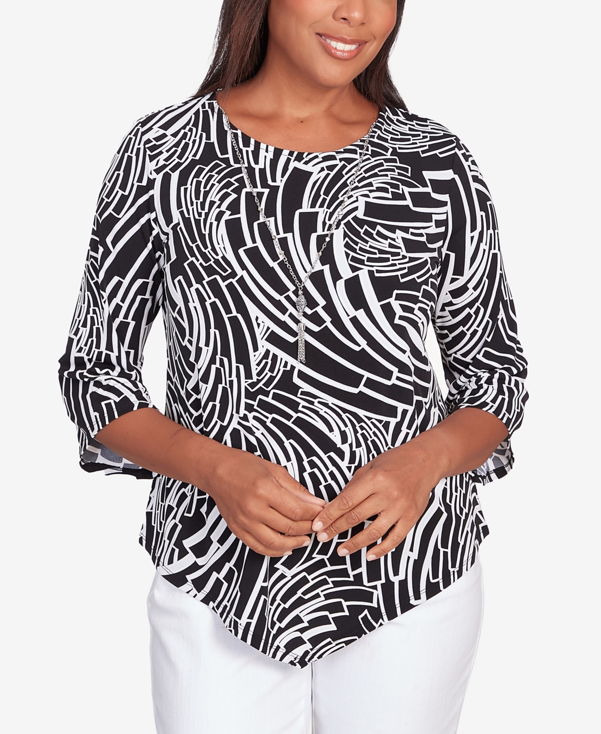 ALFRED DUNNER PETITE CLASSIC PUFF PRINT GEOMETRIC WAVES TOP WITH NECKLACE