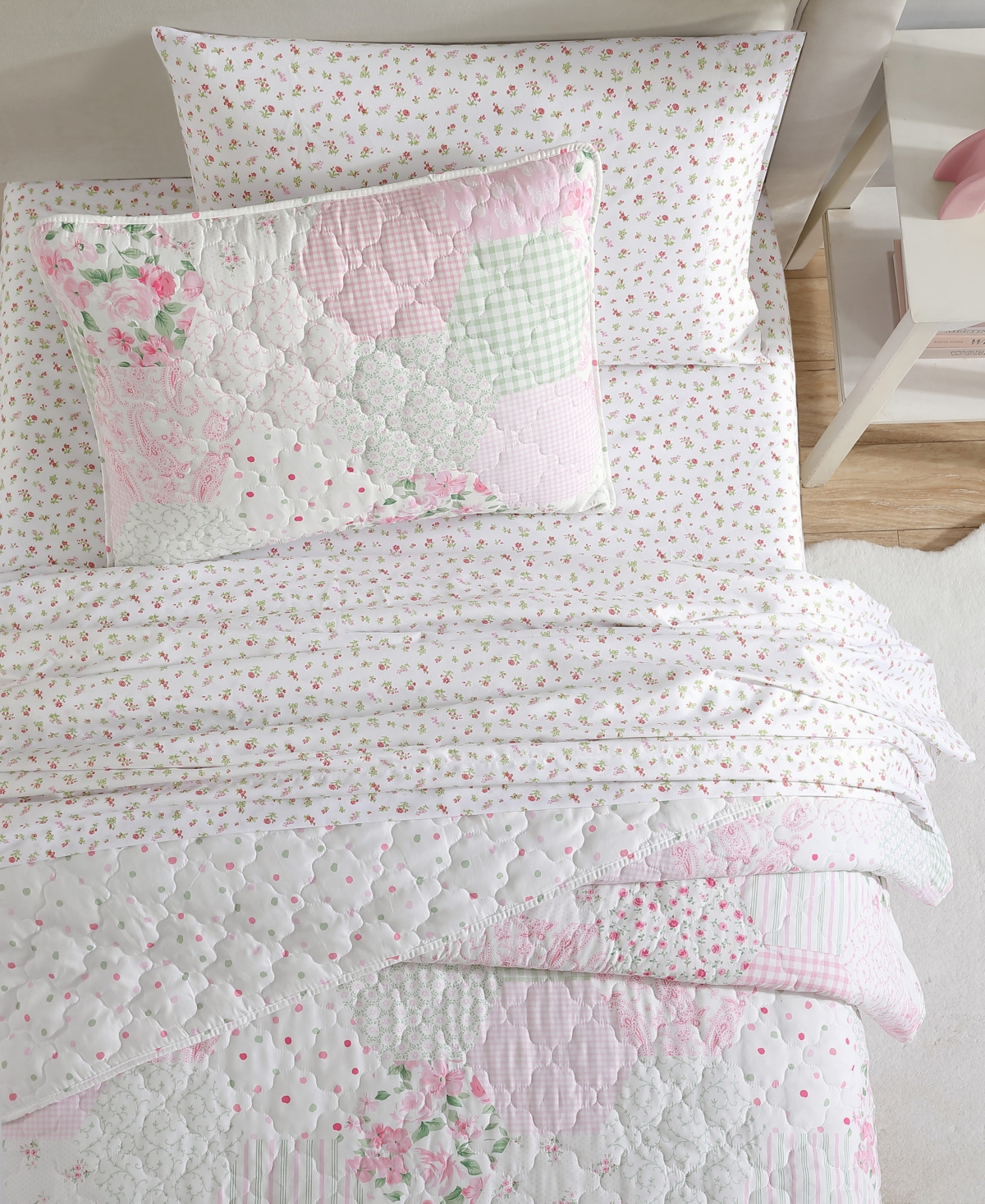 Laura Ashley Kids Ellyn Reversible 3 Piece Quilt Set, Full In Pink