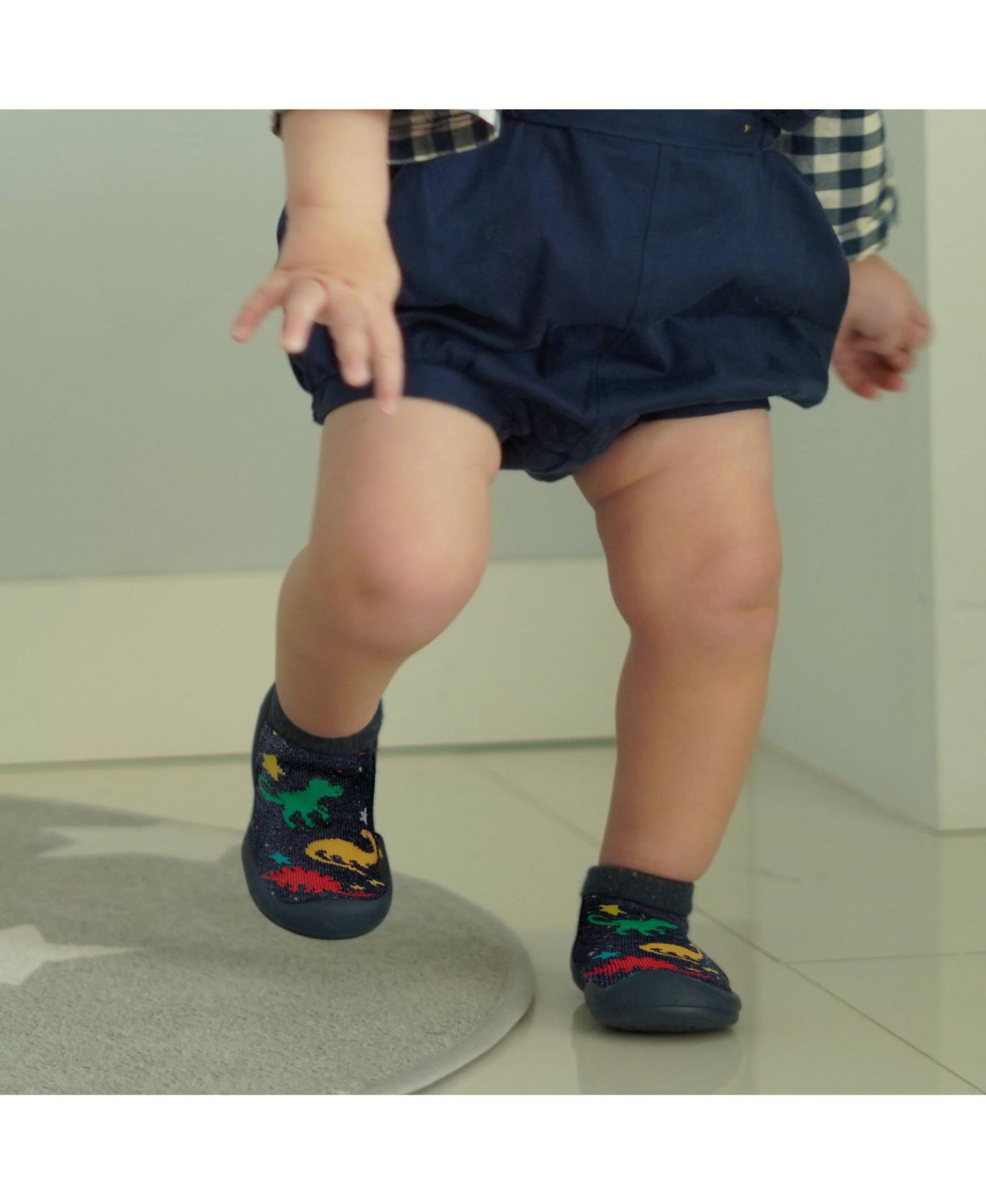 Обувь Komuello Breathable Washable Non-Slip Sock Shoes Dinos для мальчиков-малышей, цвет: Тёмно-синий — фото 2
