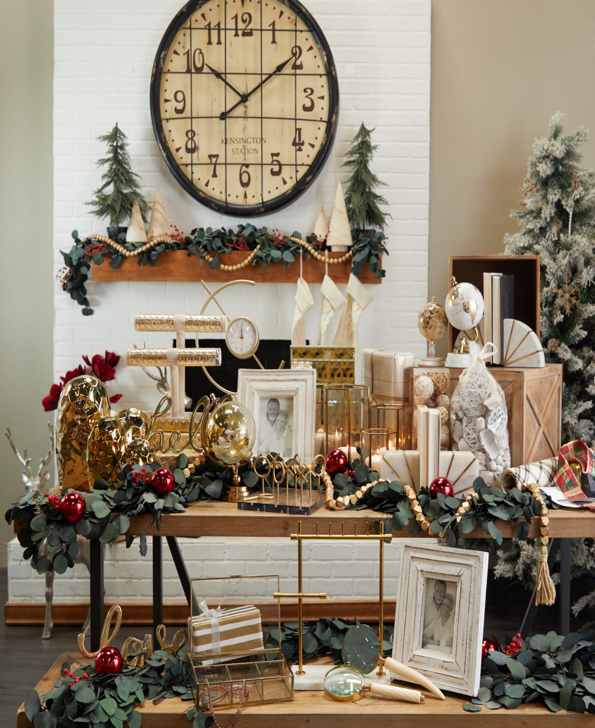 Rosemary Lane Real Marble Jewelry Stand With Rectangular Base, 12" X 4" X 13" In Gold