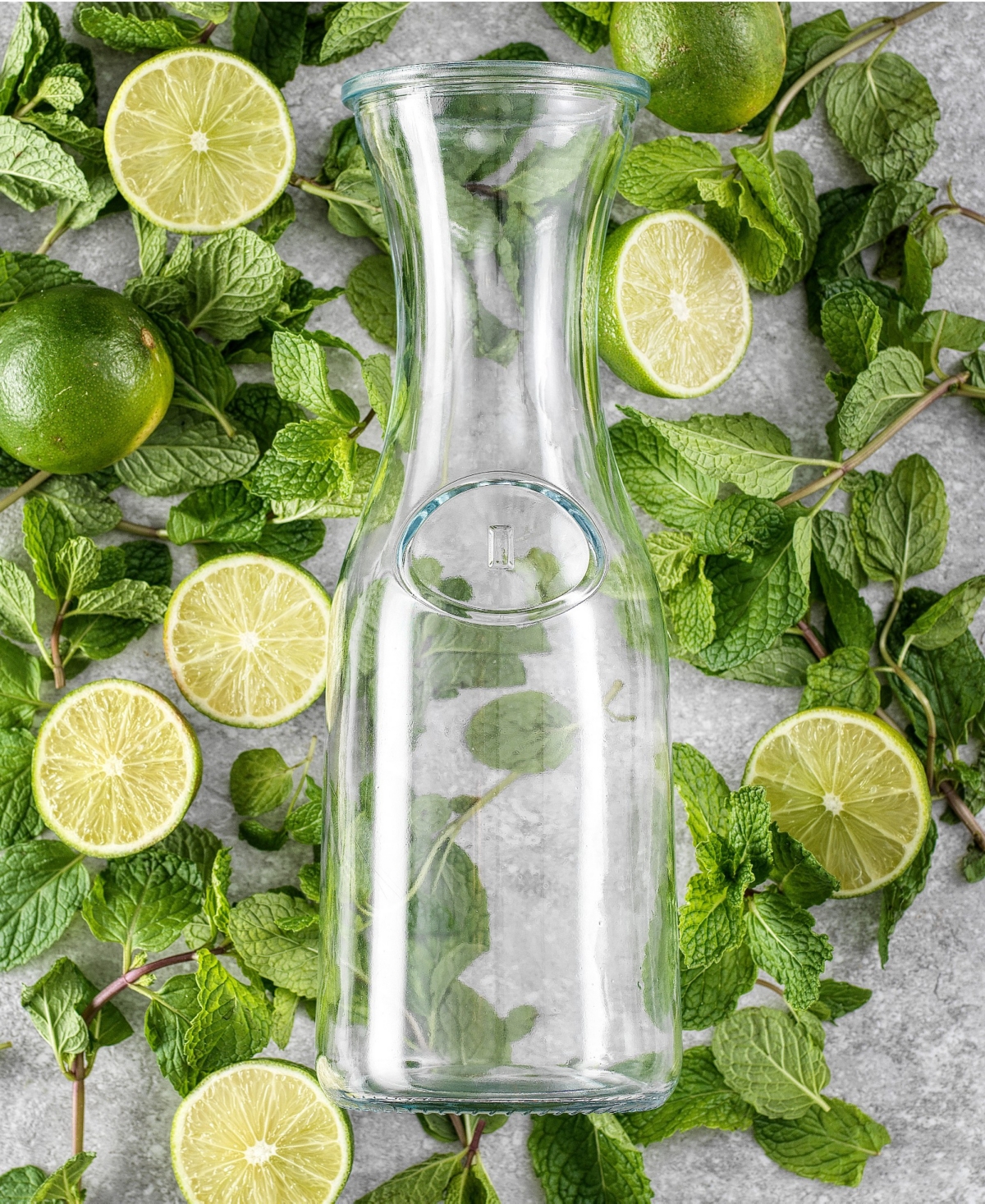 JoyJolt Hali Glass Carafe Bottle Pitcher with 8 Lids, Set of 4