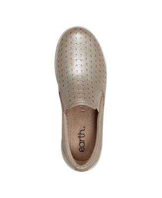 Women's Nel Laser Cut Round Toe Casual Slip-On Sneakers