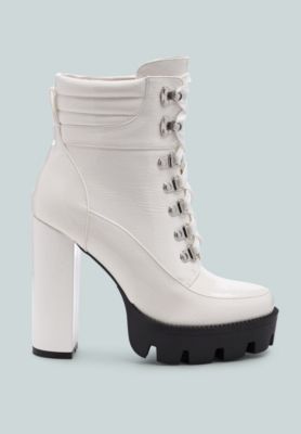 Womens Stopper Cushion Collared Lace Up Boots