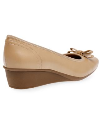 Women's Wales Ballet Wedge Pumps