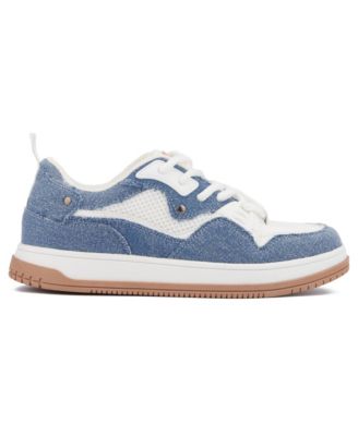 Women's Famous Low Top Sneaker