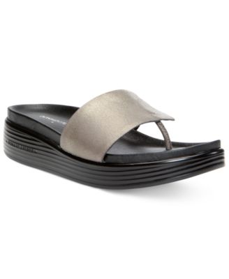 Donald Pliner - Fifi Flatform Thong Sandals