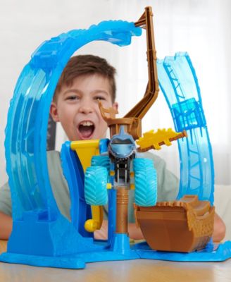 Megalodon Loop of Doom Stunt Playset with Exclusive 1:64 Scale Die-Cast Monster Truck