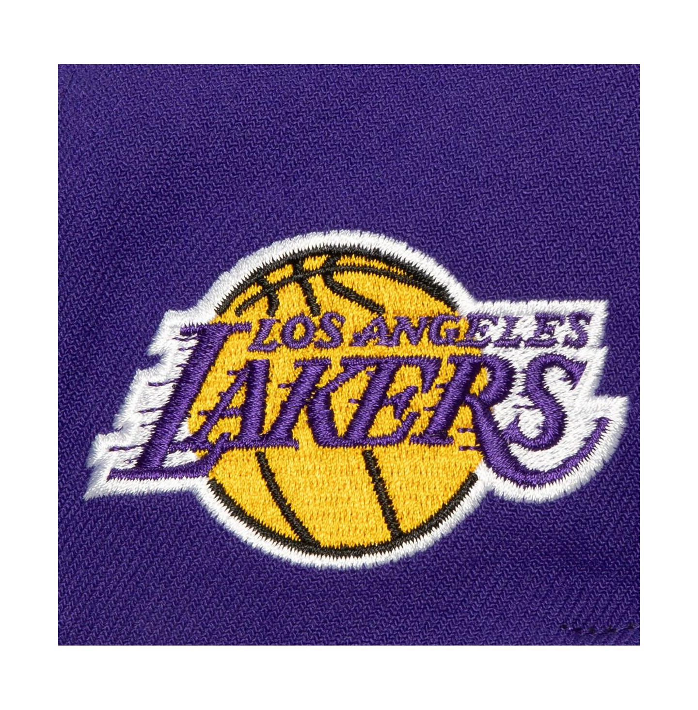 Мужская кепка Mitchell & Ness White, Purple Los Angeles Lakers Retro Sport Colorblock Script Snapback Hat — фото 4