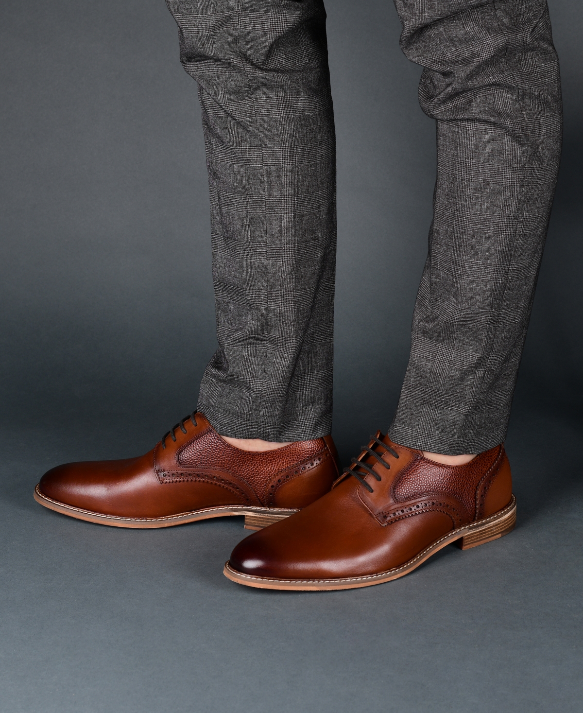 Thomas & Vine Men's Clayton Plain Toe Brogue Derby Shoe