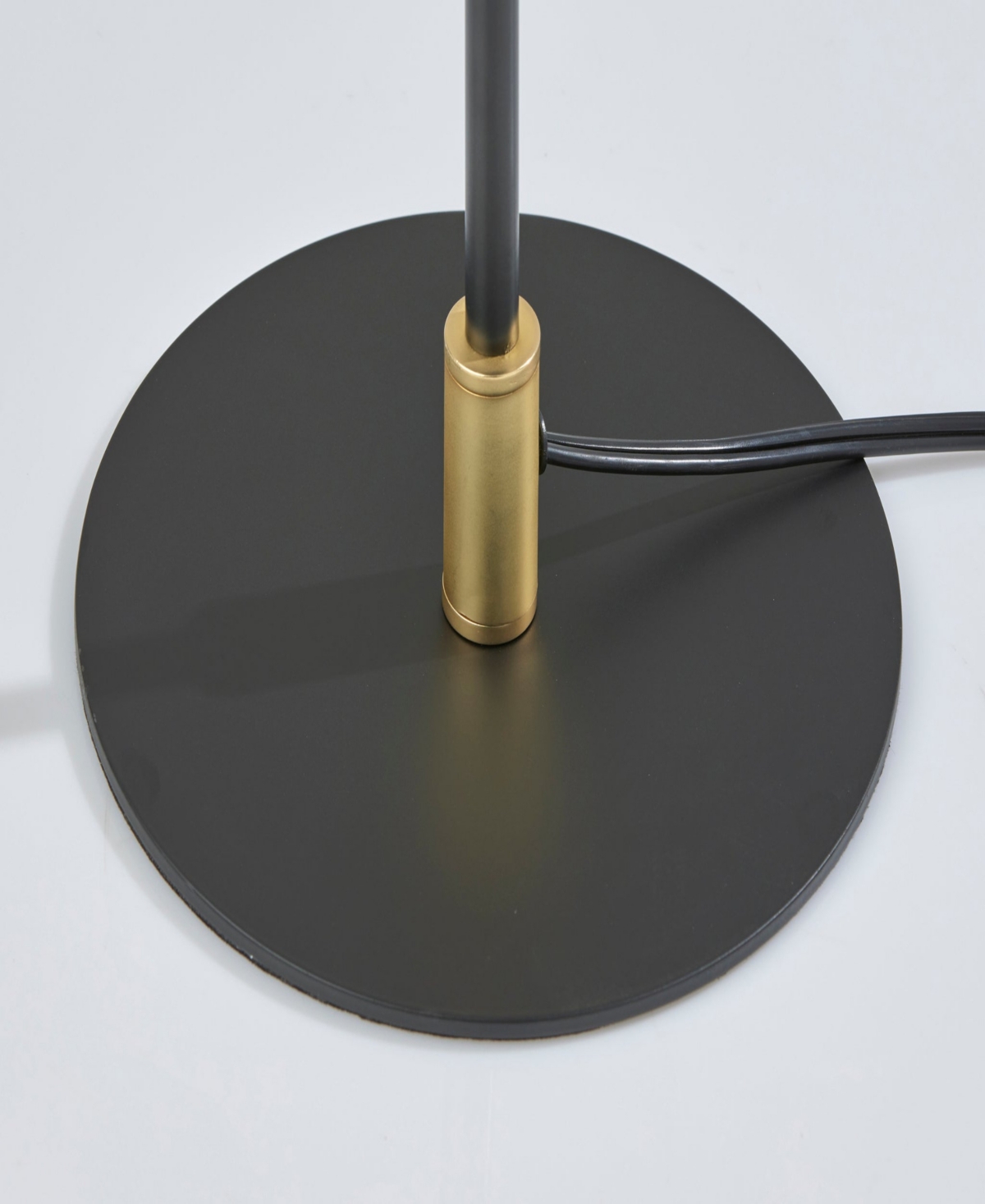 Adesso 54" Kaden Floor Lamp In Black With Brass Accent