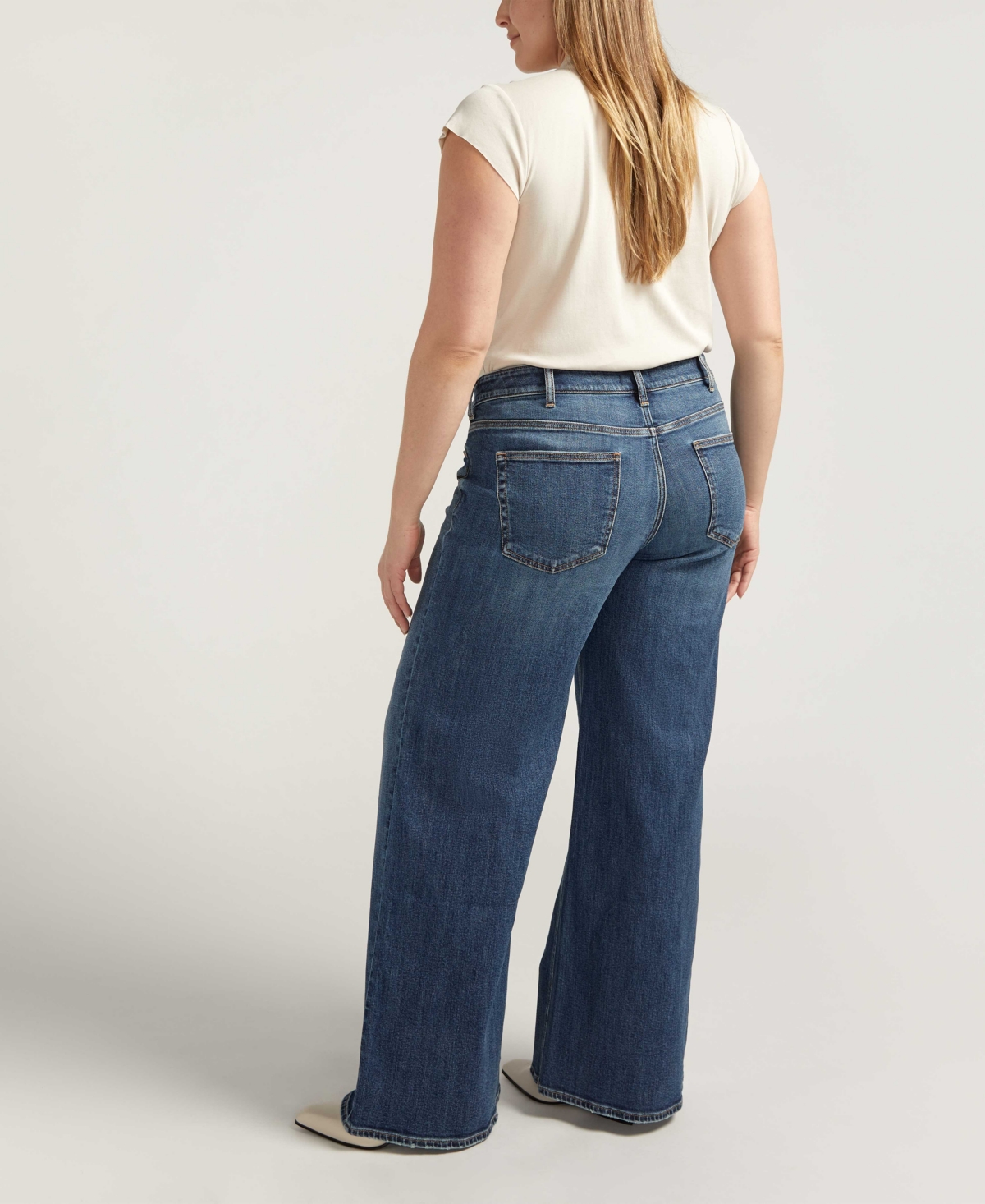 Shop Silver Jeans Co. Plus Size Suki Mid Rise Curvy Fit Wide Jeans In Indigo