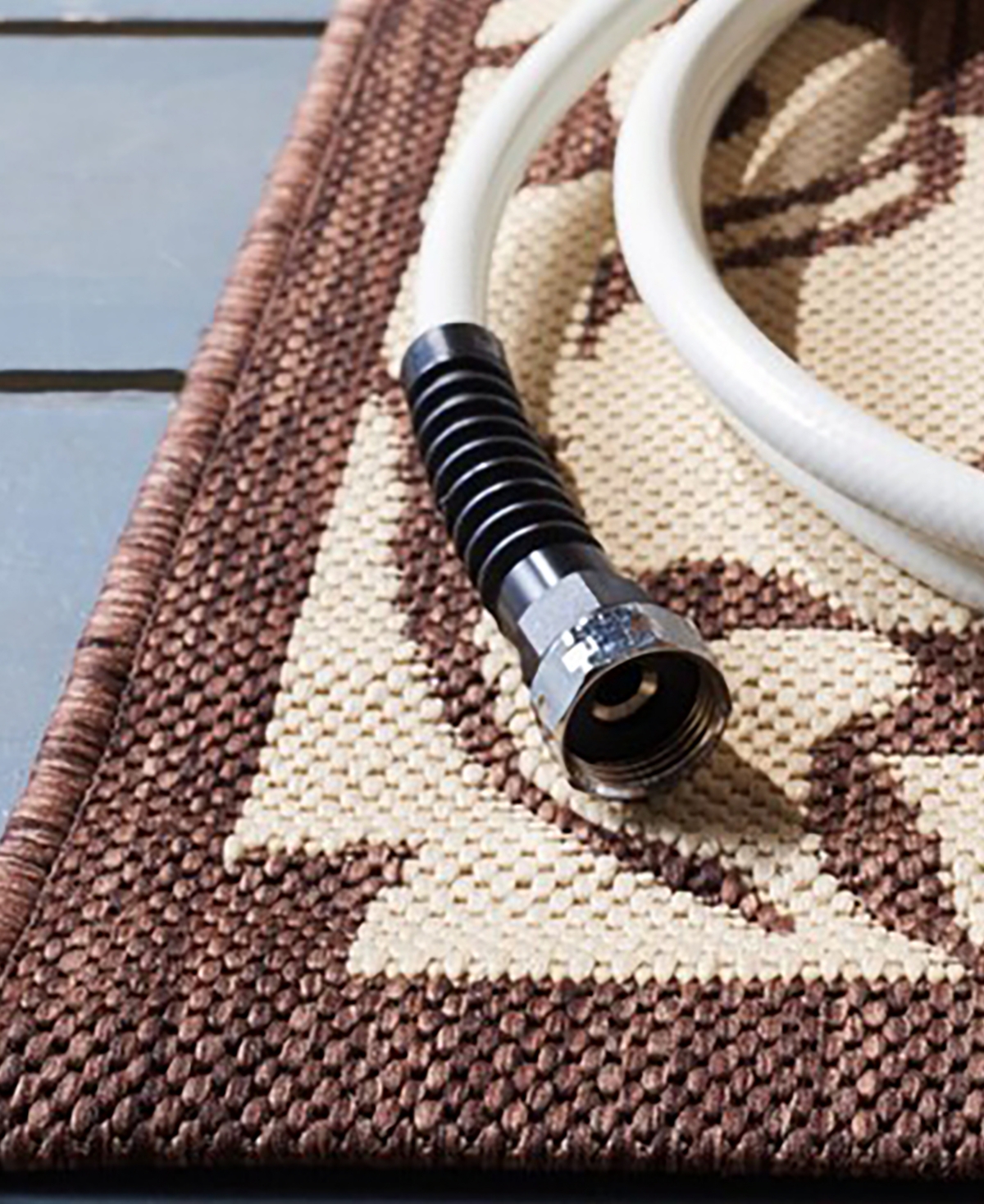 Safavieh Courtyard Chocolate and Natural 5'3" x 7'7" Outdoor Area Rug